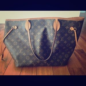Louis Vuitton MM Neverfull